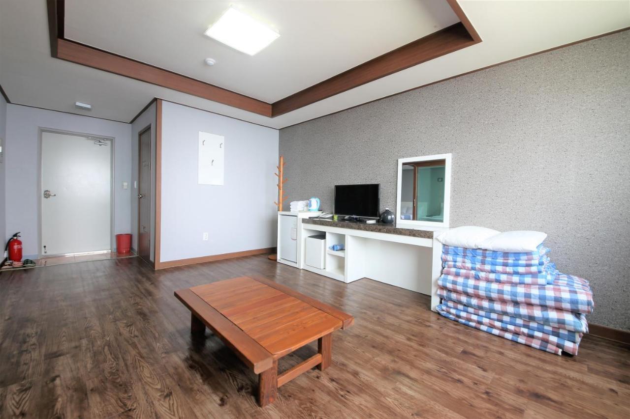 Woorim Hotel เมืองเชจู ภายนอก รูปภาพ
